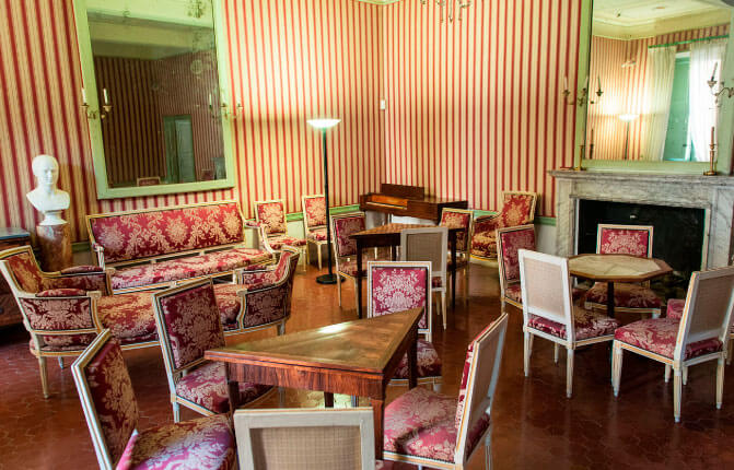 Внутри музея Дома Бонапарта в Аяччо Наполеон